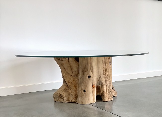 Mesa de centro de olivo centenario con tablero de cristal templado
